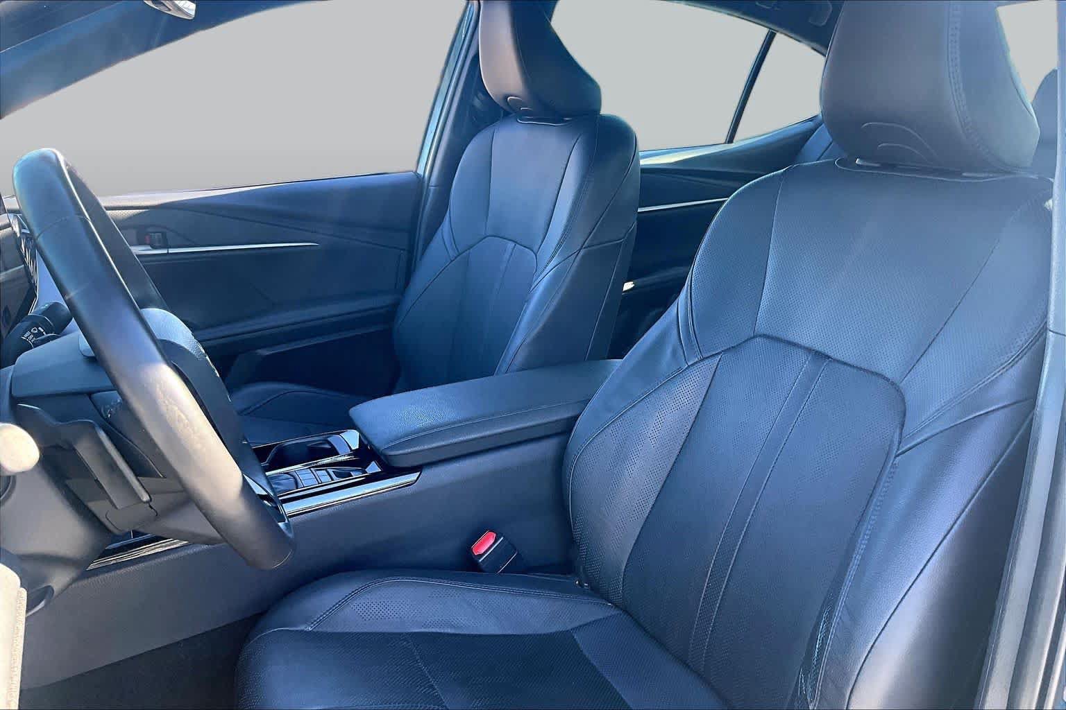 Used 2025 Toyota Camry XSE AWD/4WD image 8
