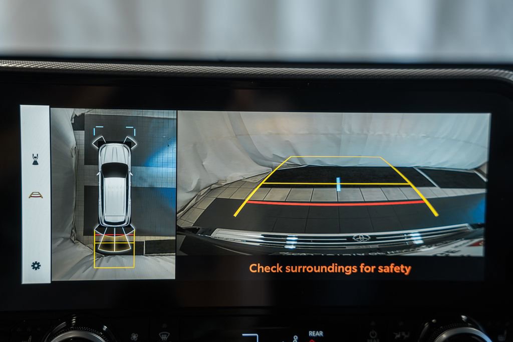 New 2026 Toyota Highlander Platinum image 48