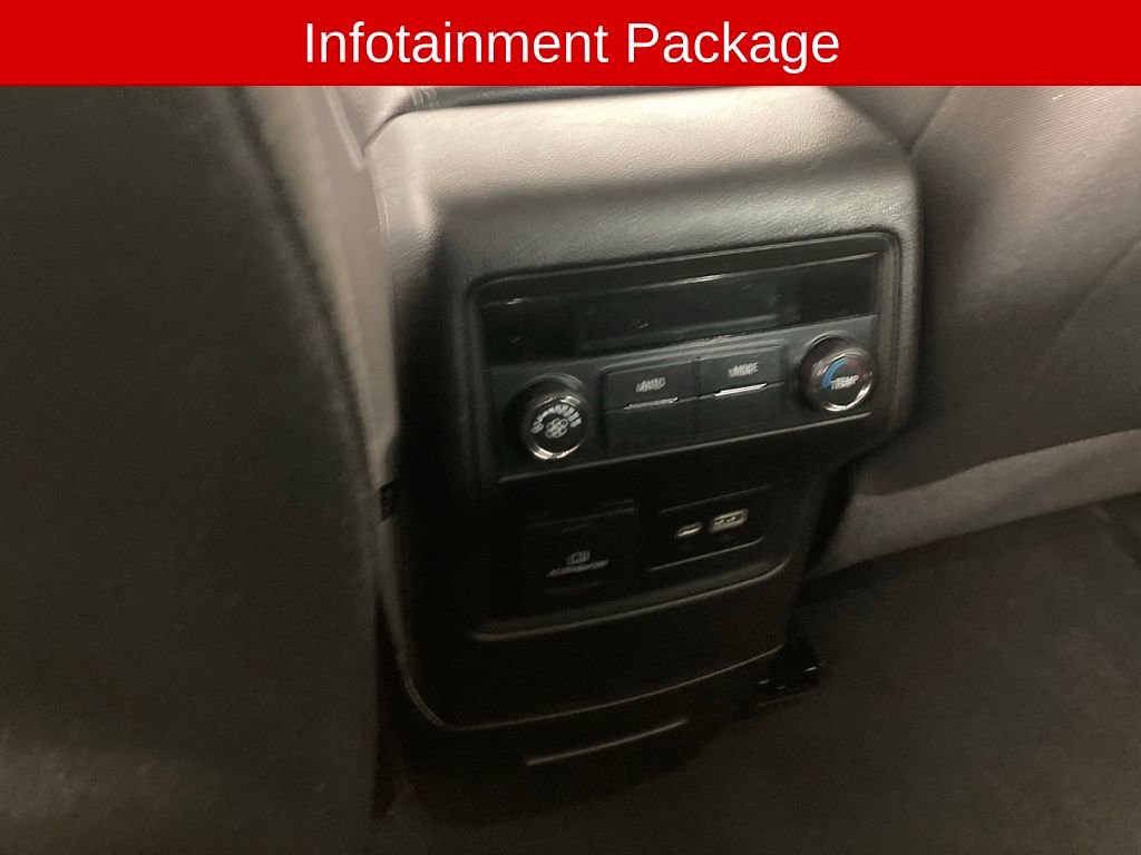 Used 2023 GMC Acadia SLE image 15