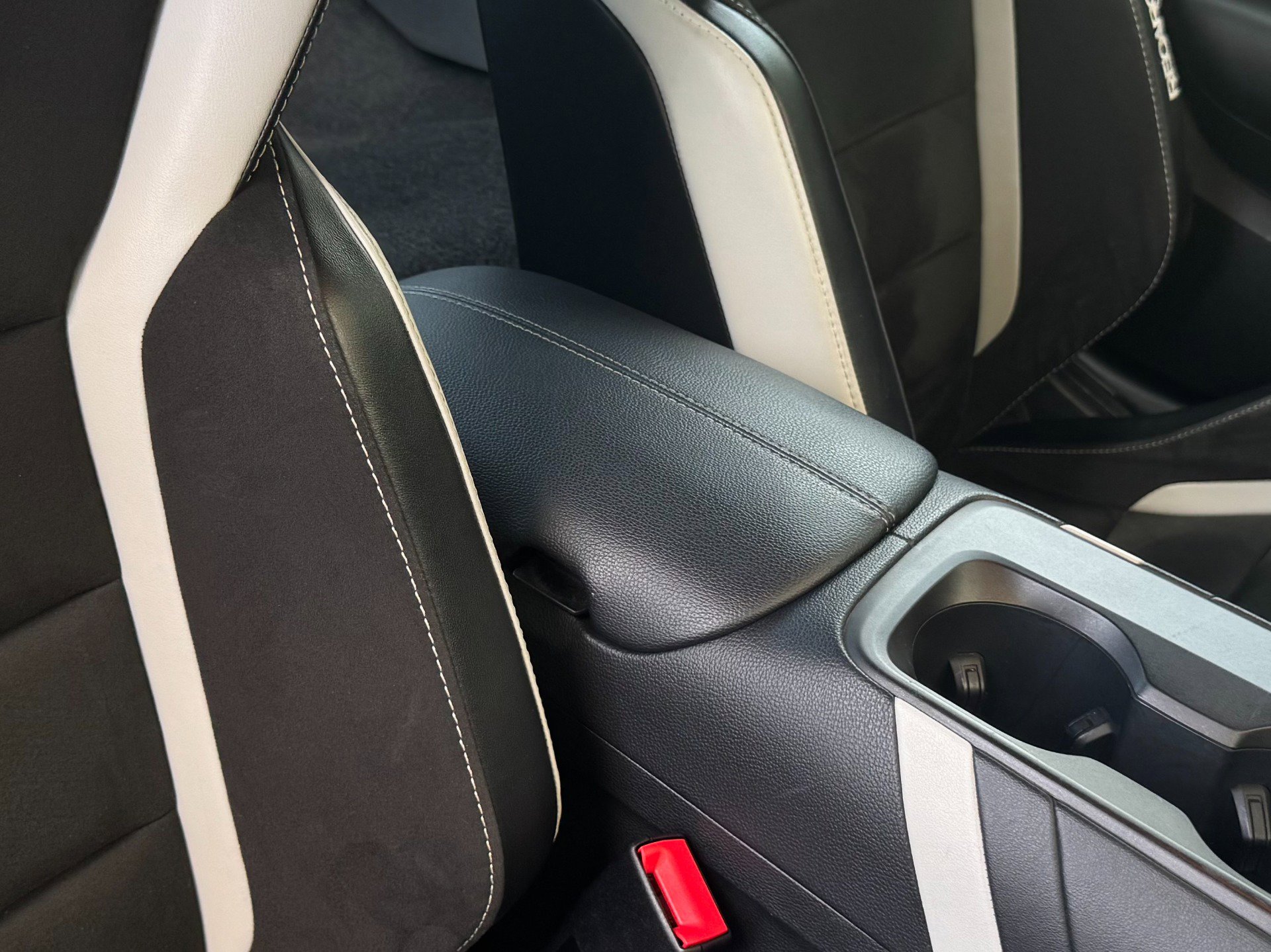 Used 2020 Ford Mustang Shelby GT500 w/ Technology Package image 27