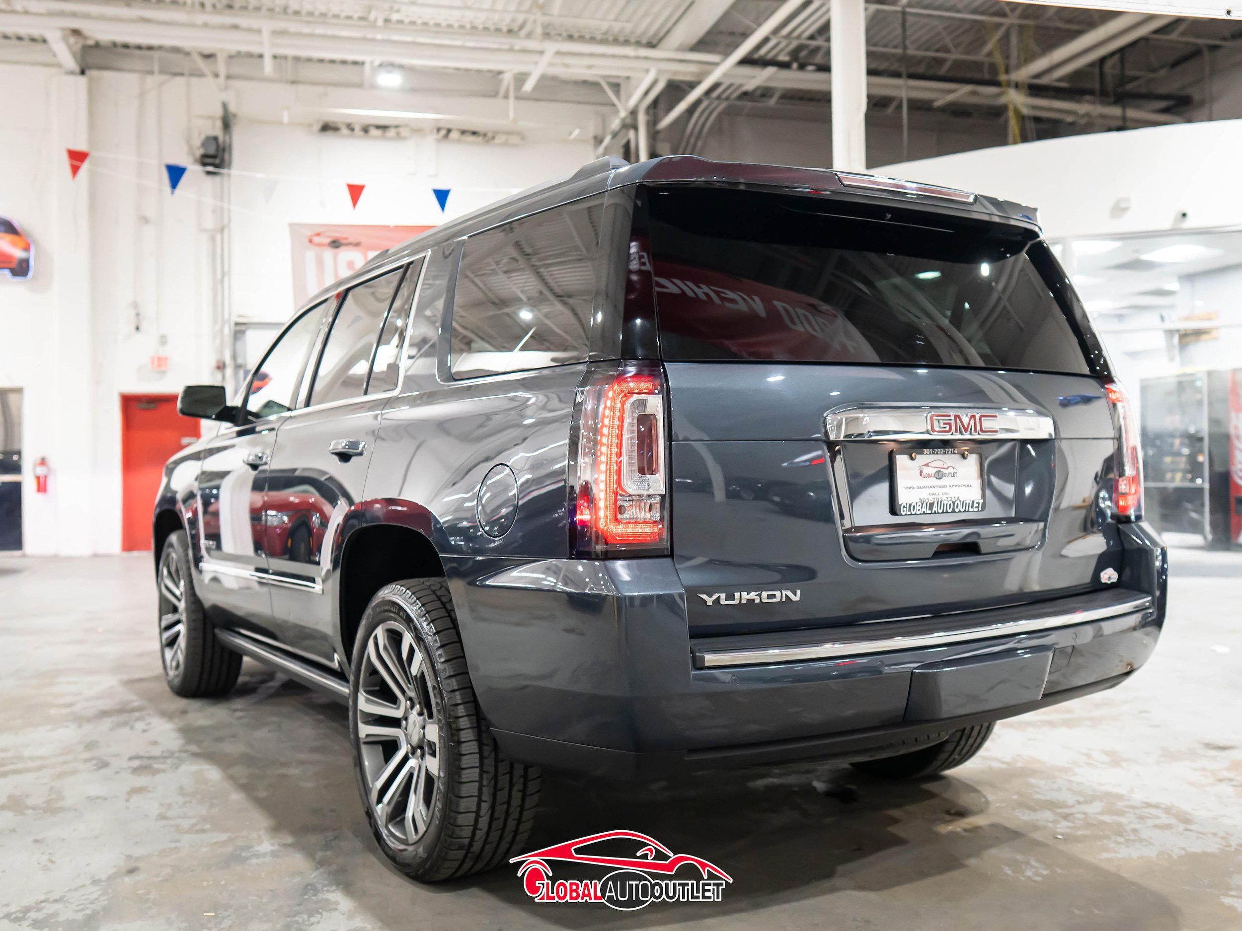 Used 2019 GMC Yukon Denali w/ Denali Ultimate Package AWD/4WD image 5