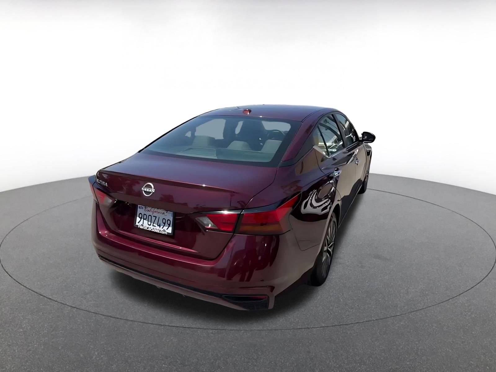 Used 2025 Nissan Altima 2.5 SV FWD image 13