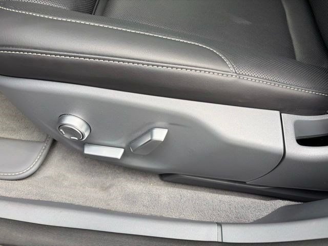 Used 2024 Lucid Air Touring AWD/4WD image 11