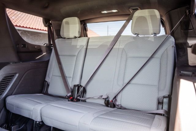 Used 2023 GMC Yukon SLE image 32