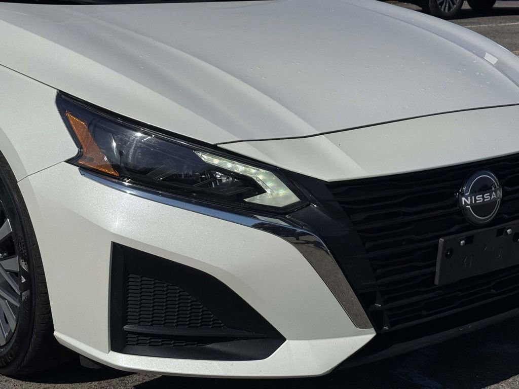 Used 2024 Nissan Altima 2.5 SV image 7
