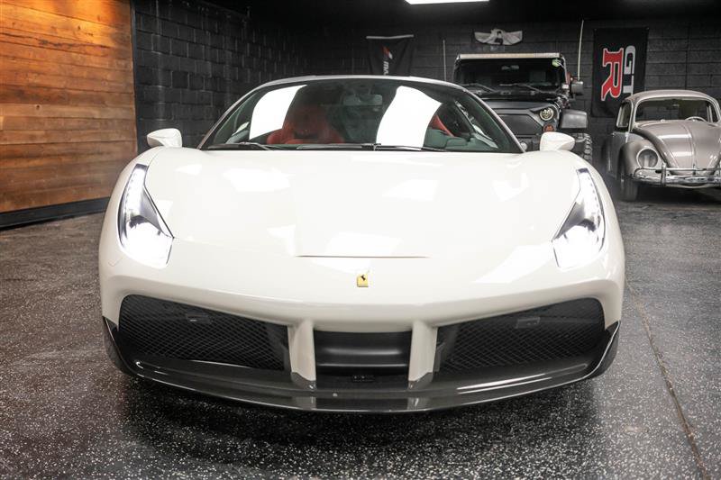 Used 2018 Ferrari 488 GTB RWD image 3