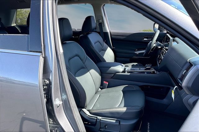 New 2026 Nissan Pathfinder SL w/ SL Premium Package (P04) FWD image 10
