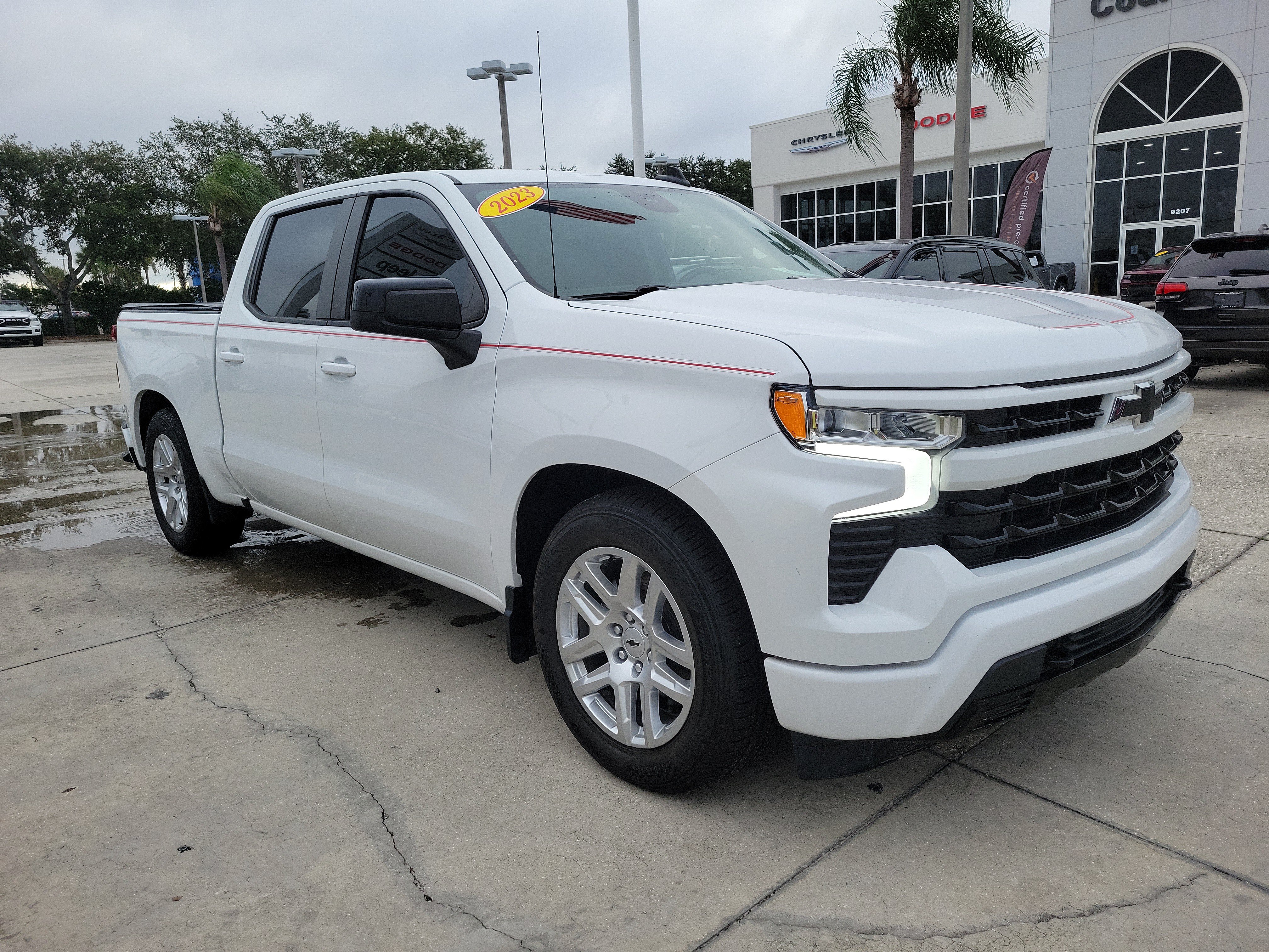 Used 2023 Chevrolet Silverado 1500 RST w/ Convenience Package II RWD image 4