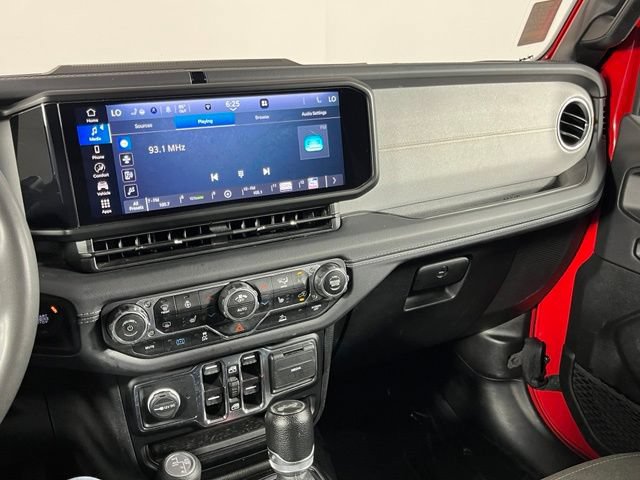 Used 2024 Jeep Wrangler Unlimited Sahara AWD/4WD image 18