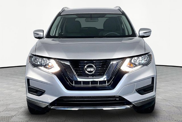 Used 2017 Nissan Rogue SV FWD image 4