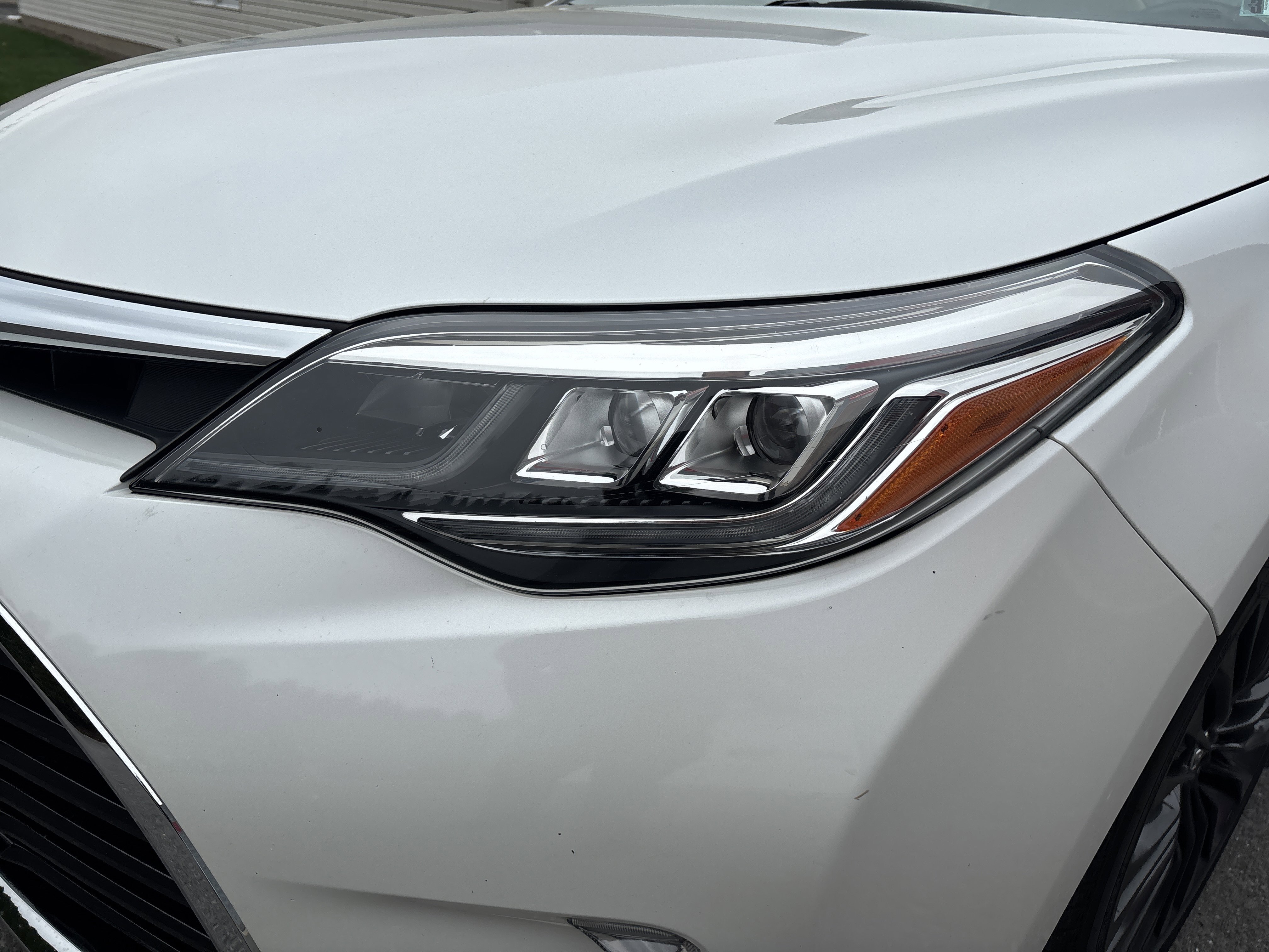 Used 2016 Toyota Avalon Touring image 10