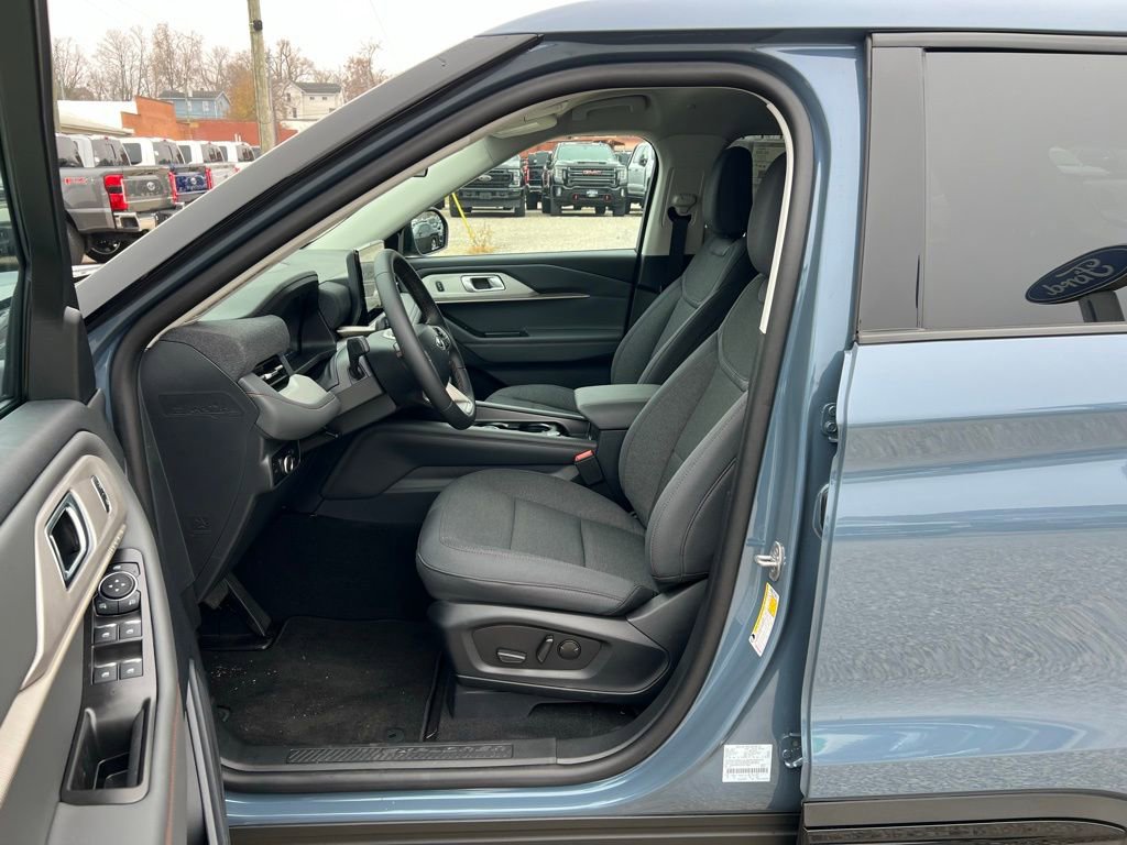 New 2026 Ford Explorer Active image 13