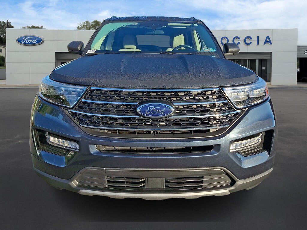 Certified 2023 Ford Explorer XLT w/ Equipment Group 202A AWD/4WD image 2