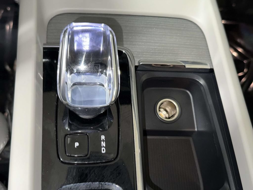 Used 2025 Volvo XC60 T8 Ultra w/ Protection Package Premier AWD/4WD image 24