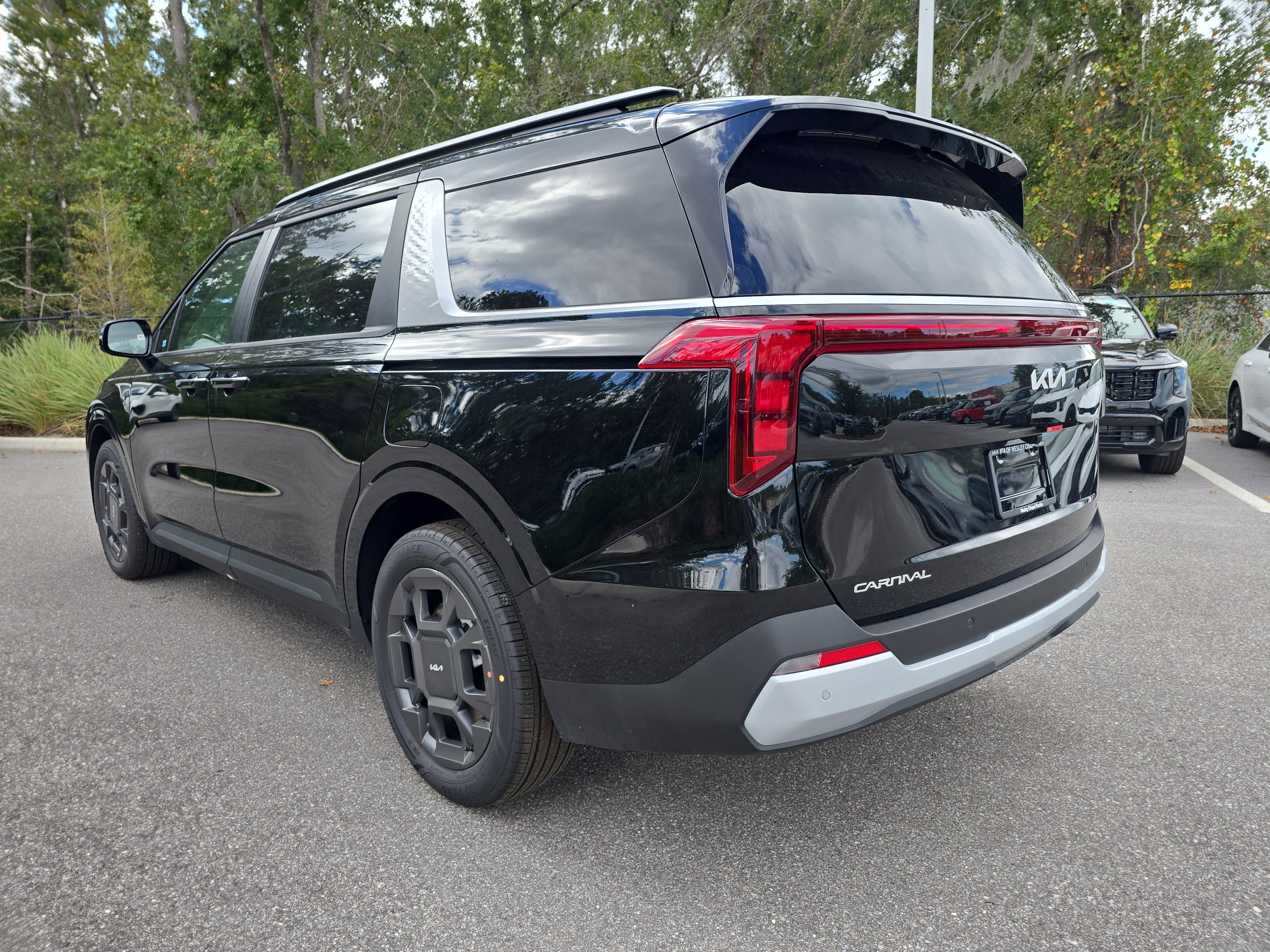 New 2026 Kia Carnival EX FWD image 6