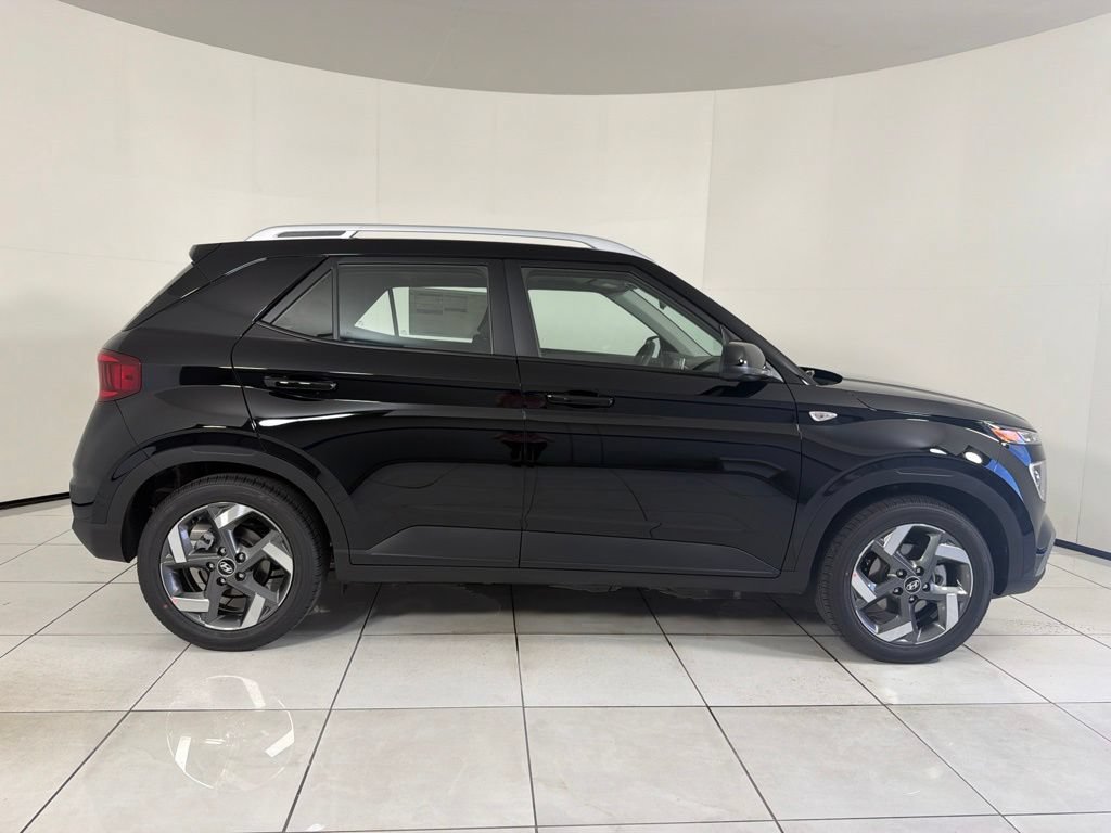 New 2026 Hyundai Venue SEL FWD image 4