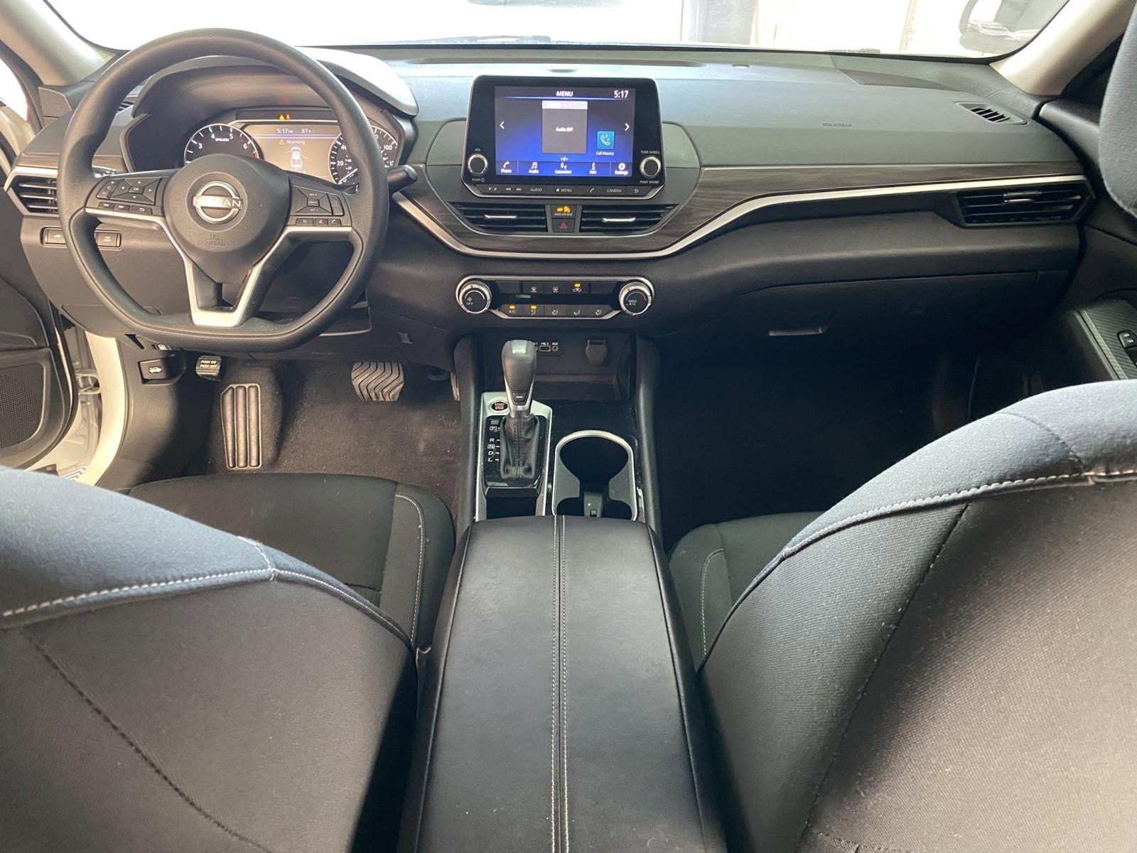 Used 2024 Nissan Altima 2.5 SV FWD image 12