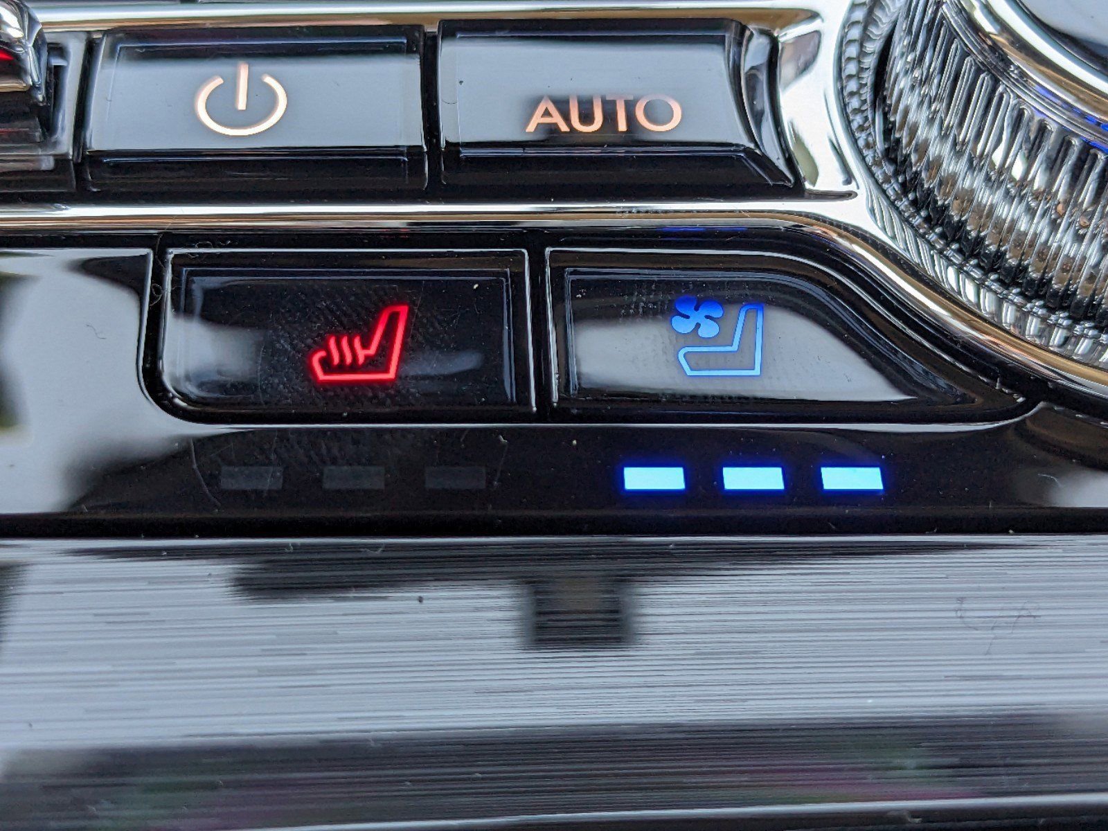 Certified 2023 Lincoln Nautilus Reserve w/ Equipment Group 201A image 27