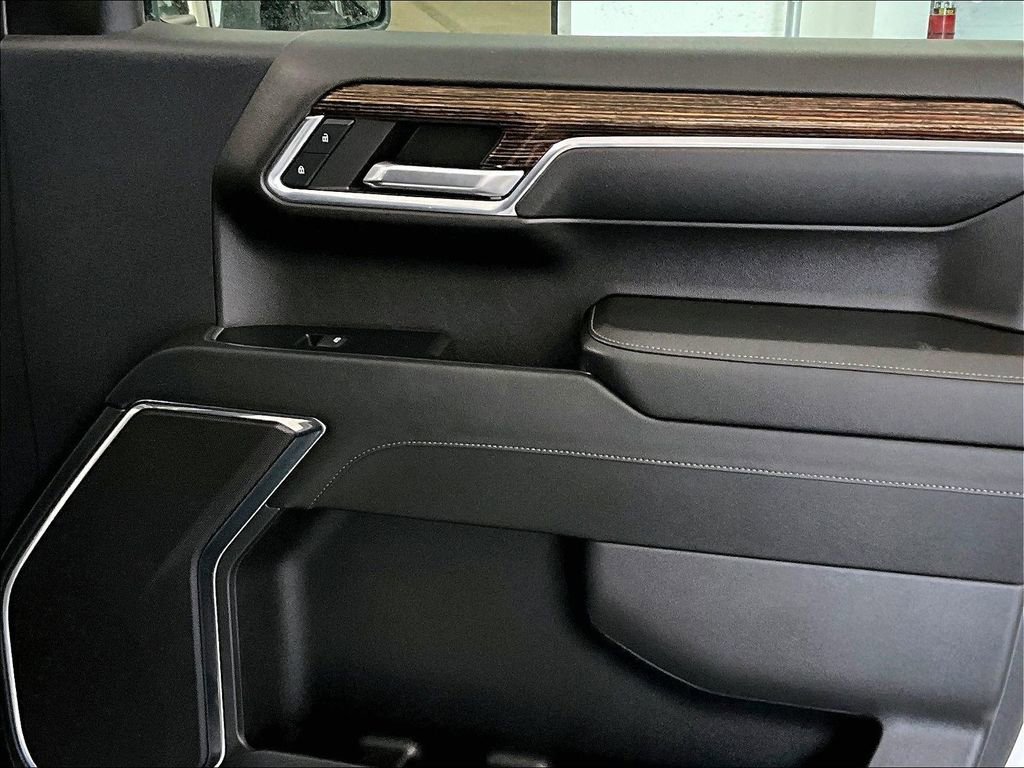 Used 2024 GMC Sierra 1500 Elevation image 12