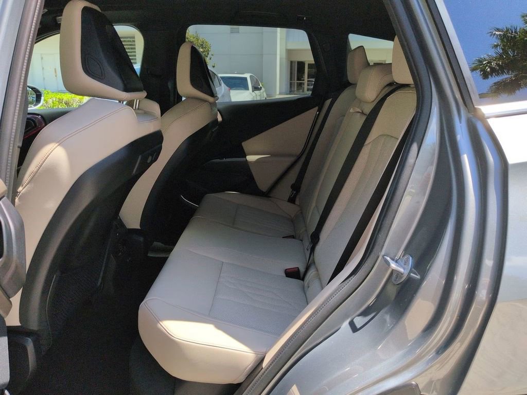 New 2025 BMW X3 xDrive30i w/ Premium Package AWD/4WD image 14