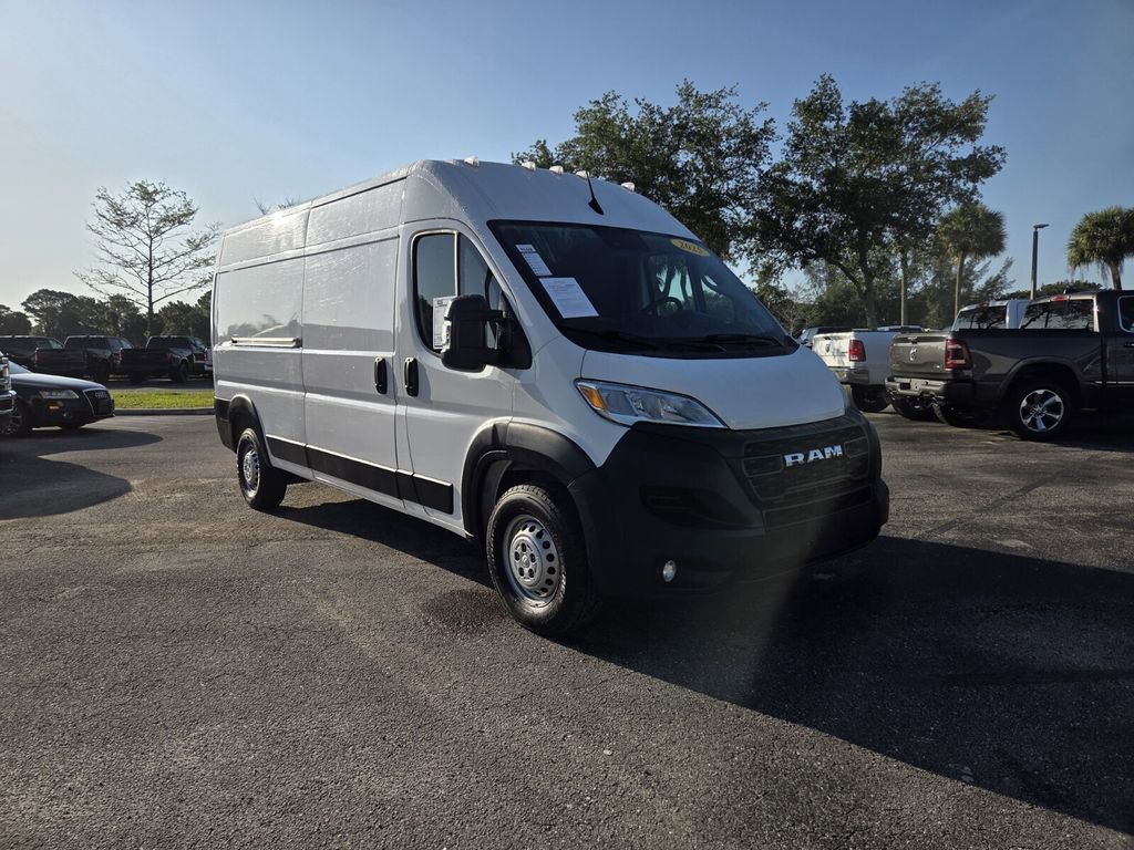 Used 2025 RAM ProMaster 2500 w/ Convenience Group FWD image 2