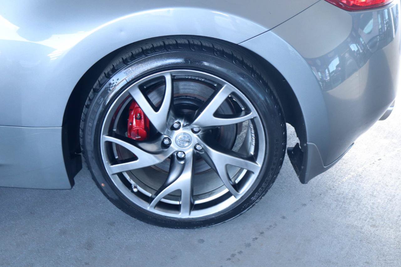 Used 2016 Nissan 370Z Coupe RWD image 12