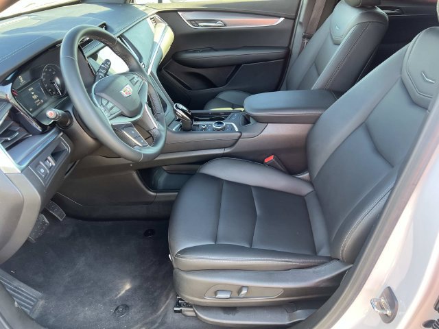 Certified 2024 Cadillac XT5 Luxury w/ LPO, Floor Liner Package AWD/4WD image 16