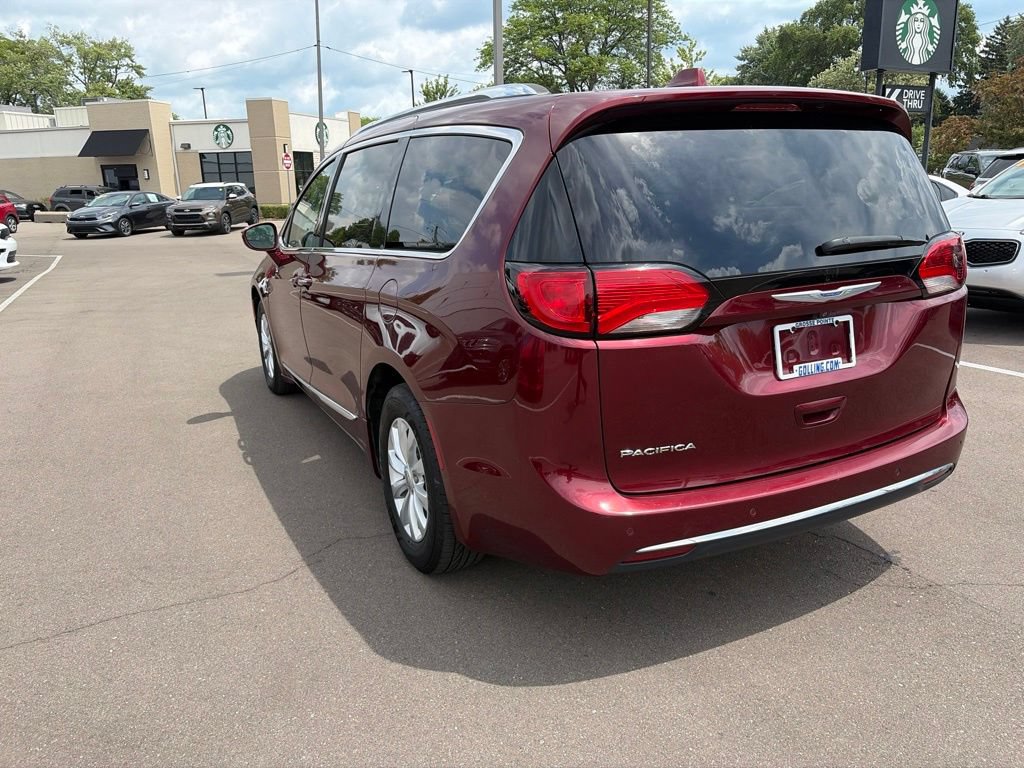 Used 2018 Chrysler Pacifica Touring-L Plus FWD image 7
