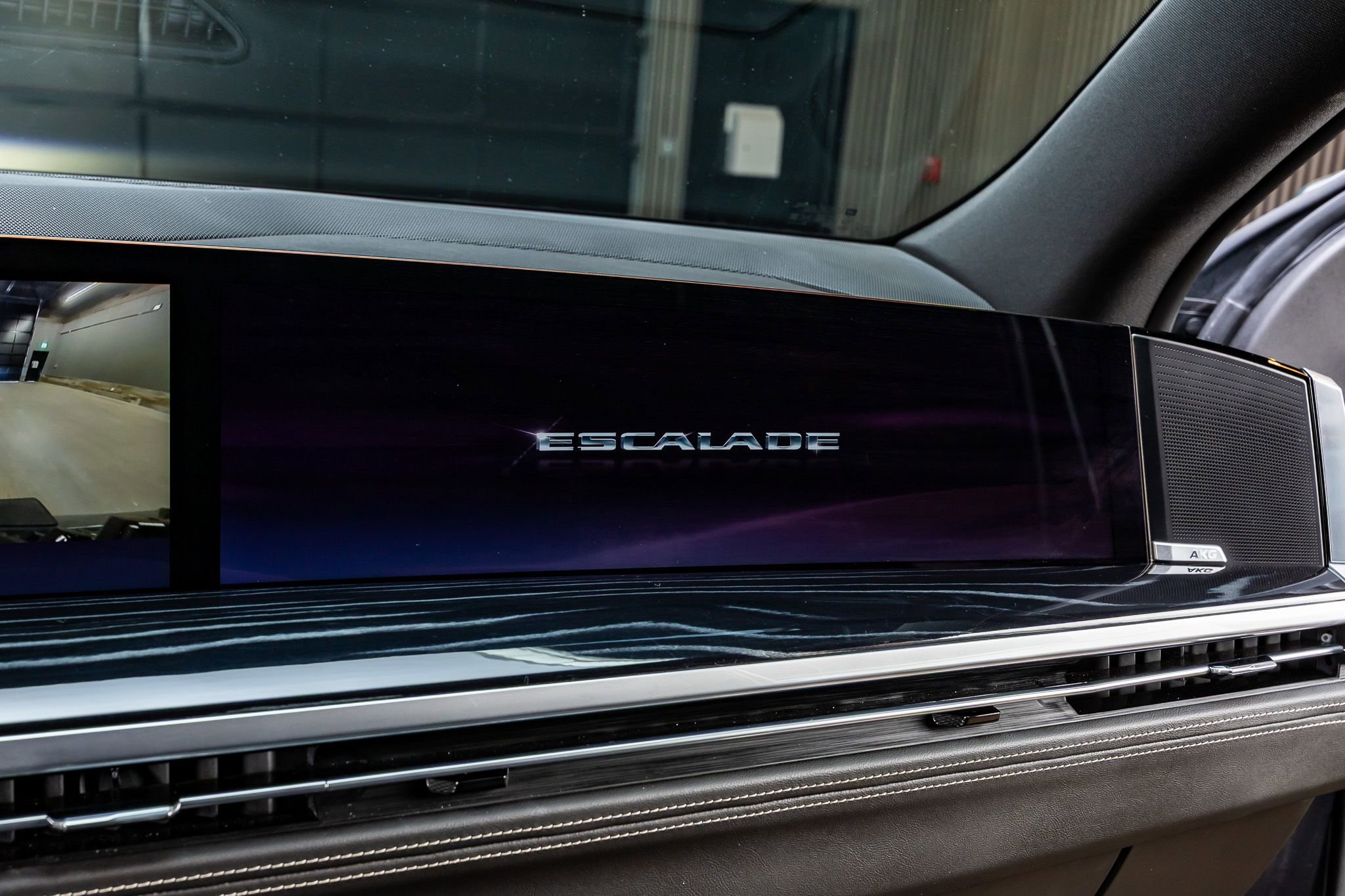 Used 2025 Cadillac Escalade Sport w/ Touring Package AWD/4WD image 25