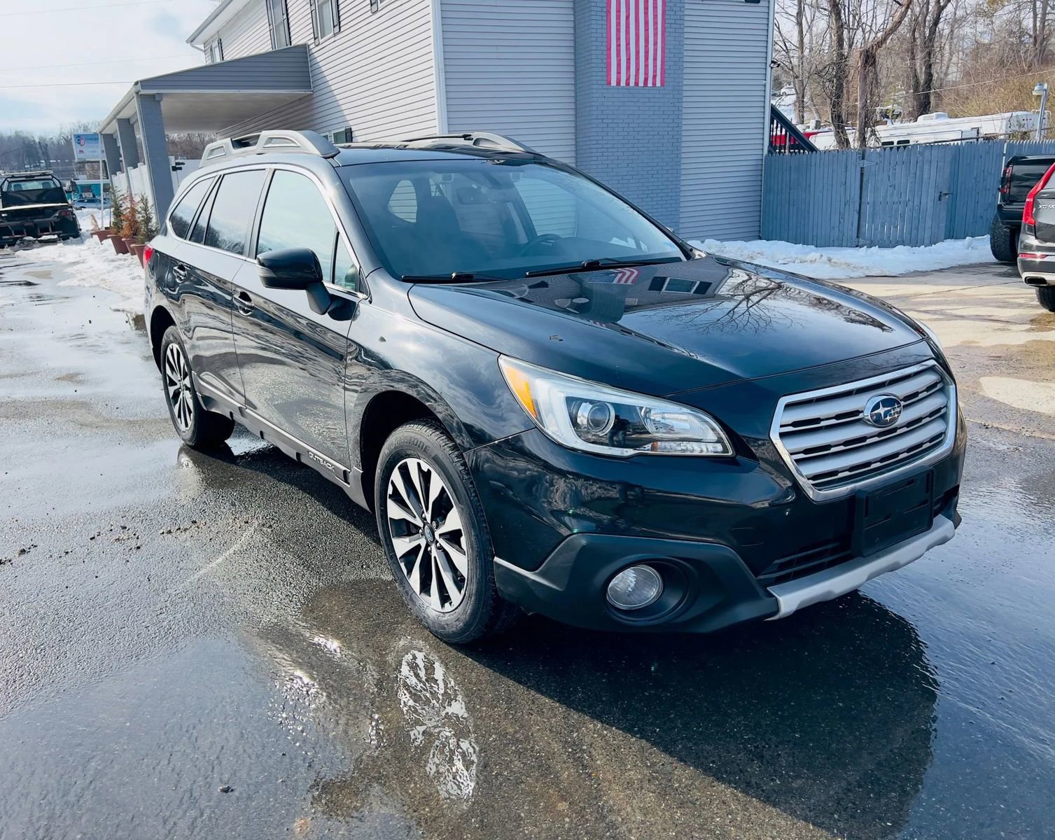 Used 2017 Subaru Outback 3.6R Limited image 3