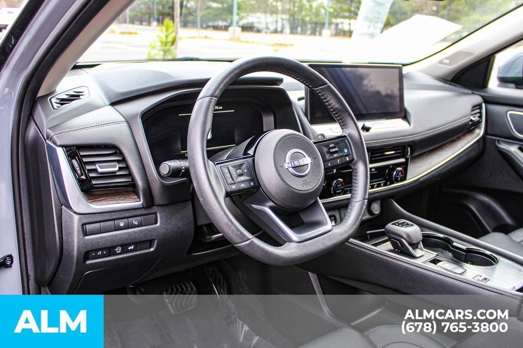 Used 2024 Nissan Rogue Platinum w/ Platinum Premium Package image 32