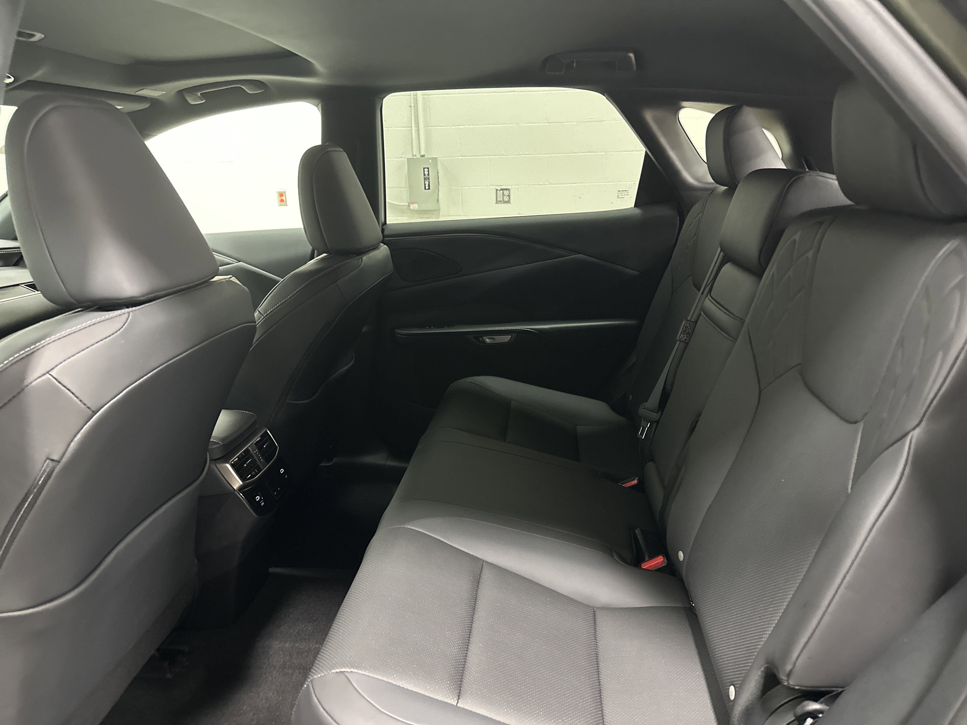 Certified 2025 Lexus RX 350h 350h Premium w/ Accessory Package image 31