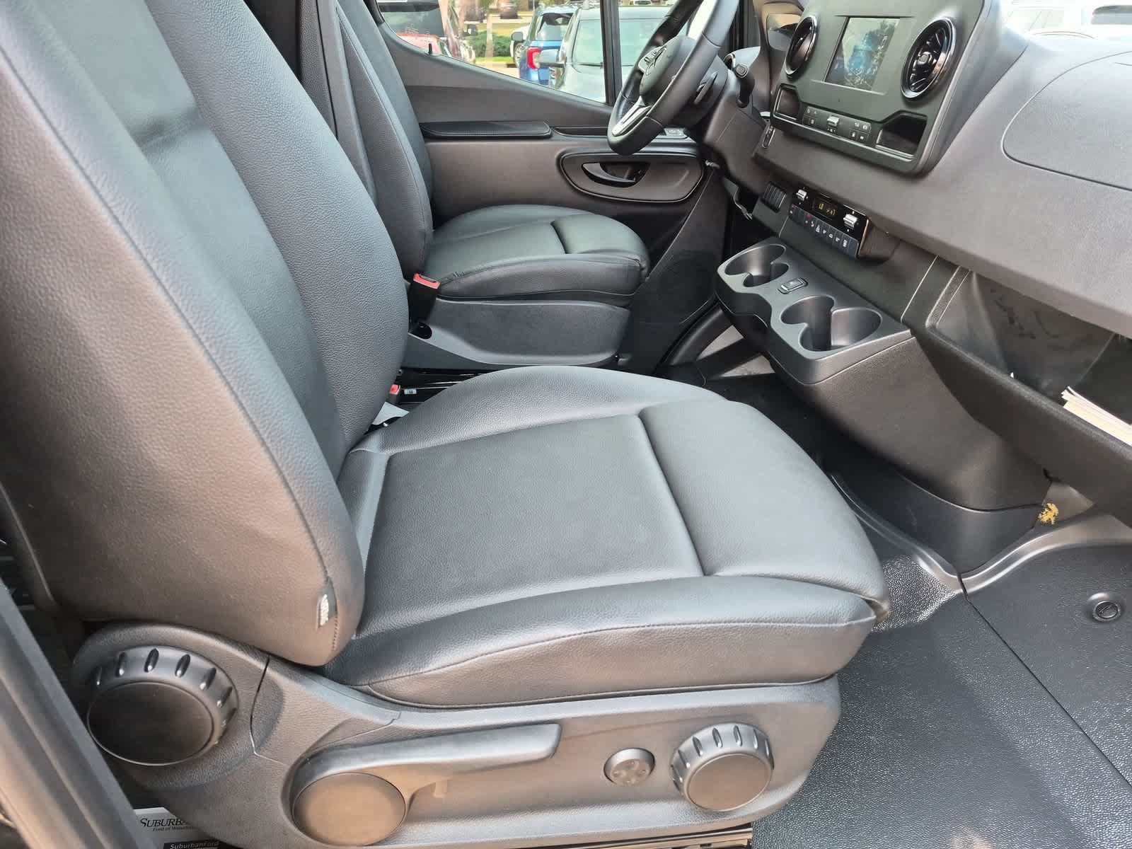 Used 2022 Mercedes-Benz Sprinter 3500 image 21