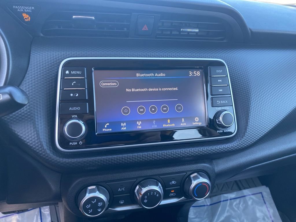 Used 2022 Nissan Kicks S image 27