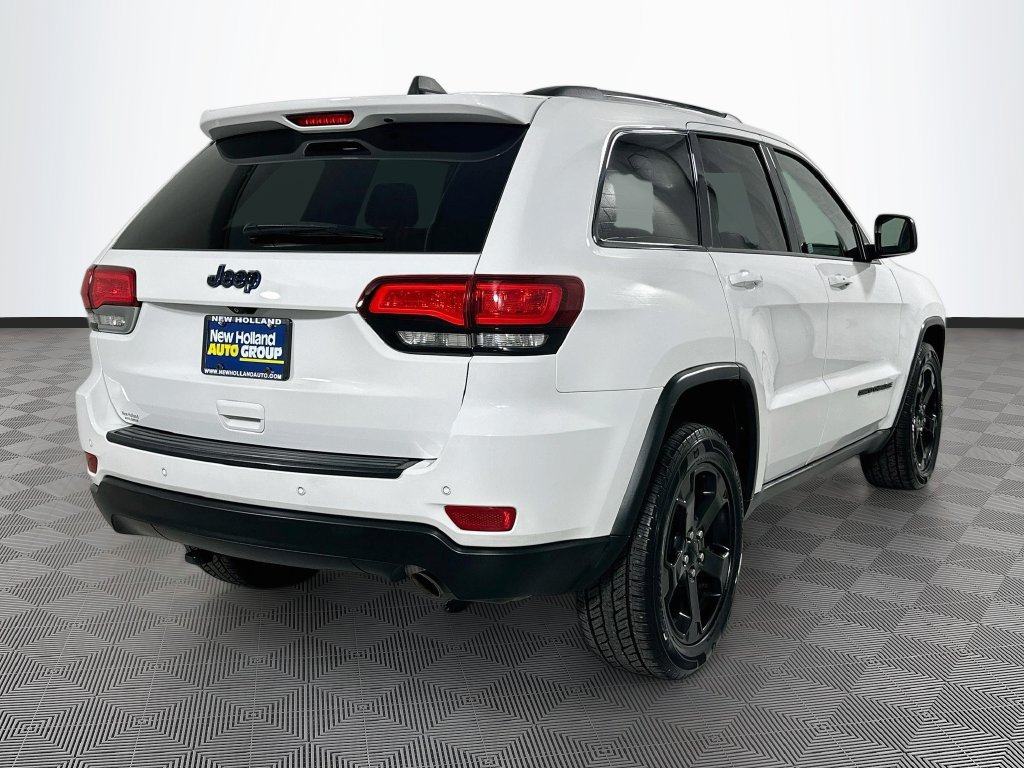 Used 2019 Jeep Grand Cherokee Laredo AWD/4WD image 10