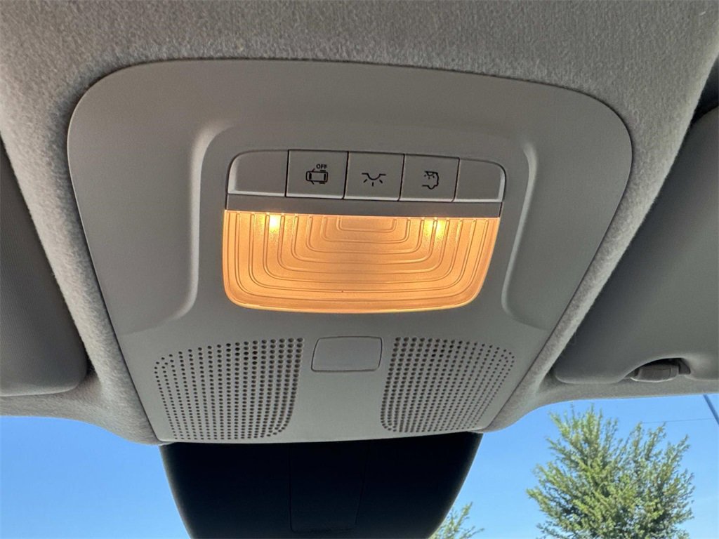 Used 2023 Mercedes-Benz Metris image 18