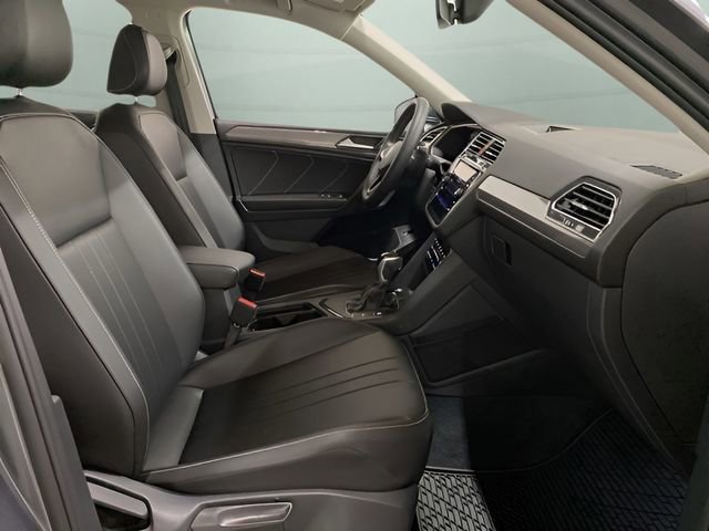 Used 2022 Volkswagen Tiguan SE FWD image 16