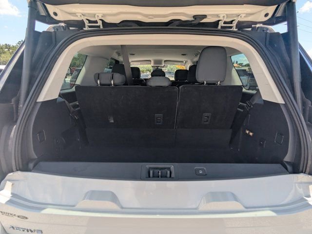 Used 2025 Ford Expedition Active RWD image 14