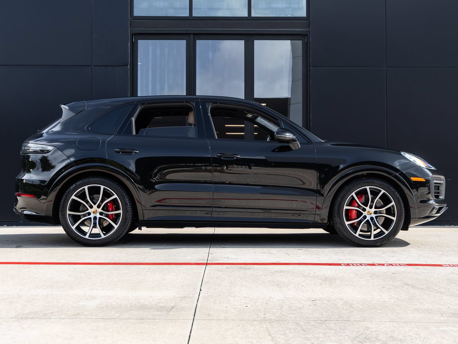 Certified 2023 Porsche Cayenne GTS AWD/4WD image 12