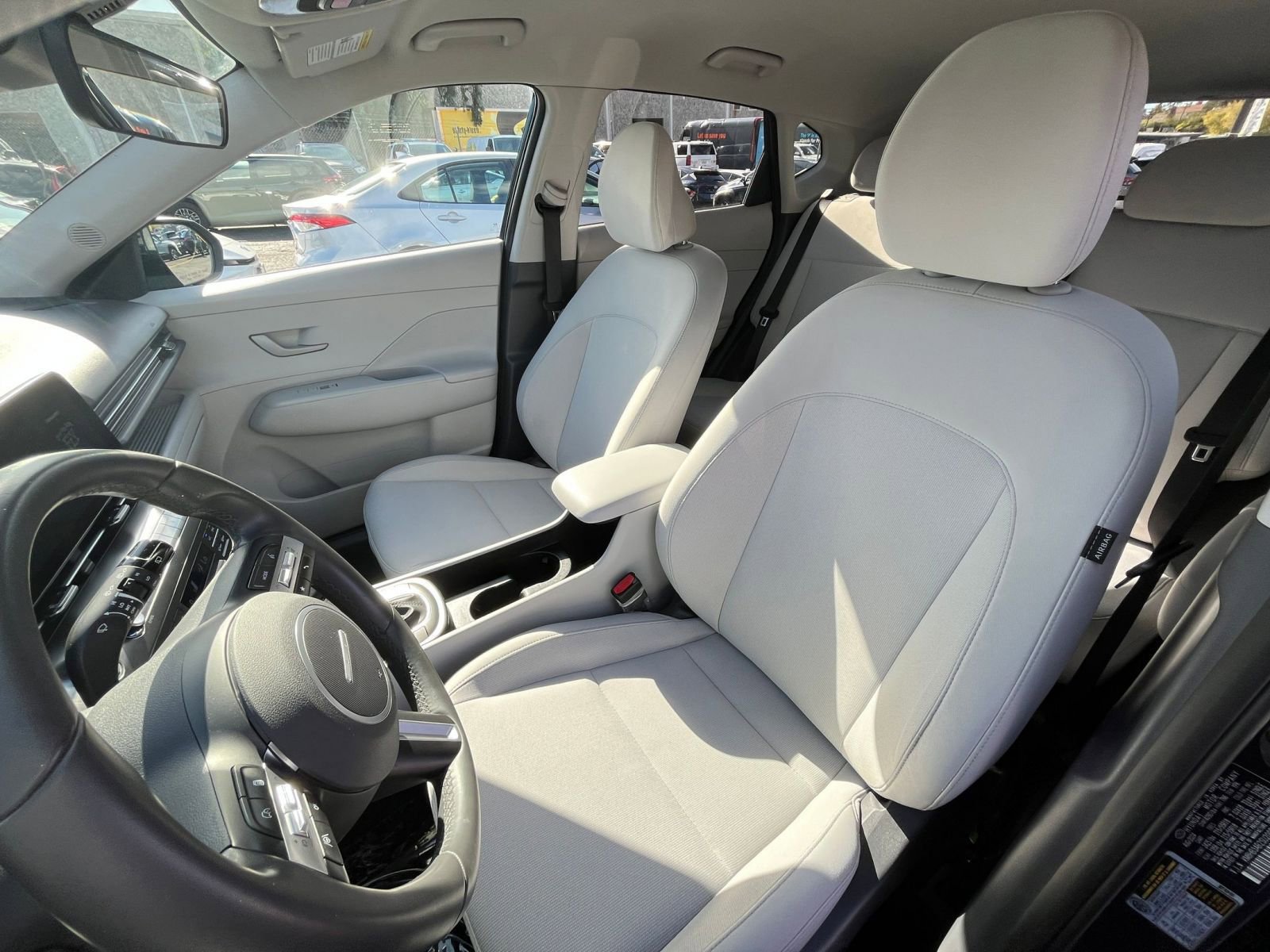 Used 2025 Hyundai Kona SEL image 36