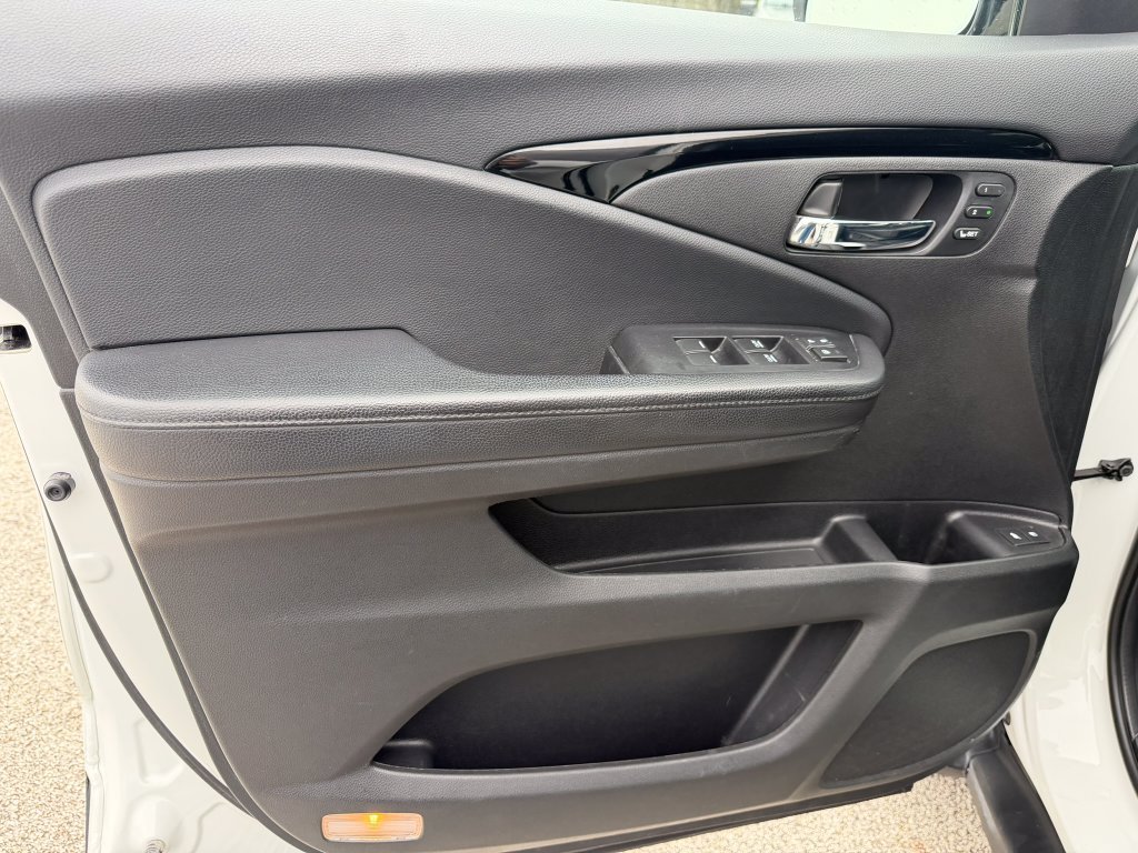 Used 2020 Honda Pilot Elite image 6