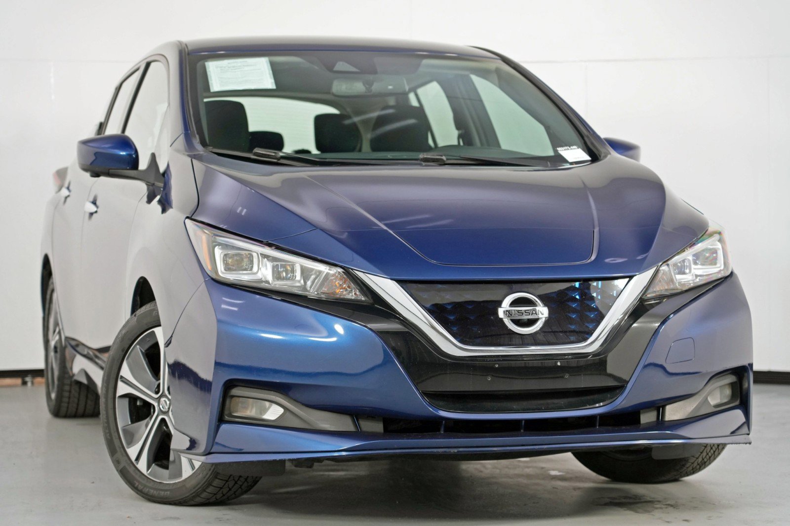 Used 2022 Nissan Leaf SV Plus image 2