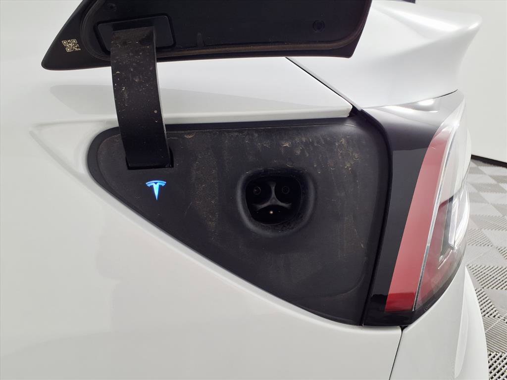 Used 2024 Tesla Model 3 Standard Range image 23