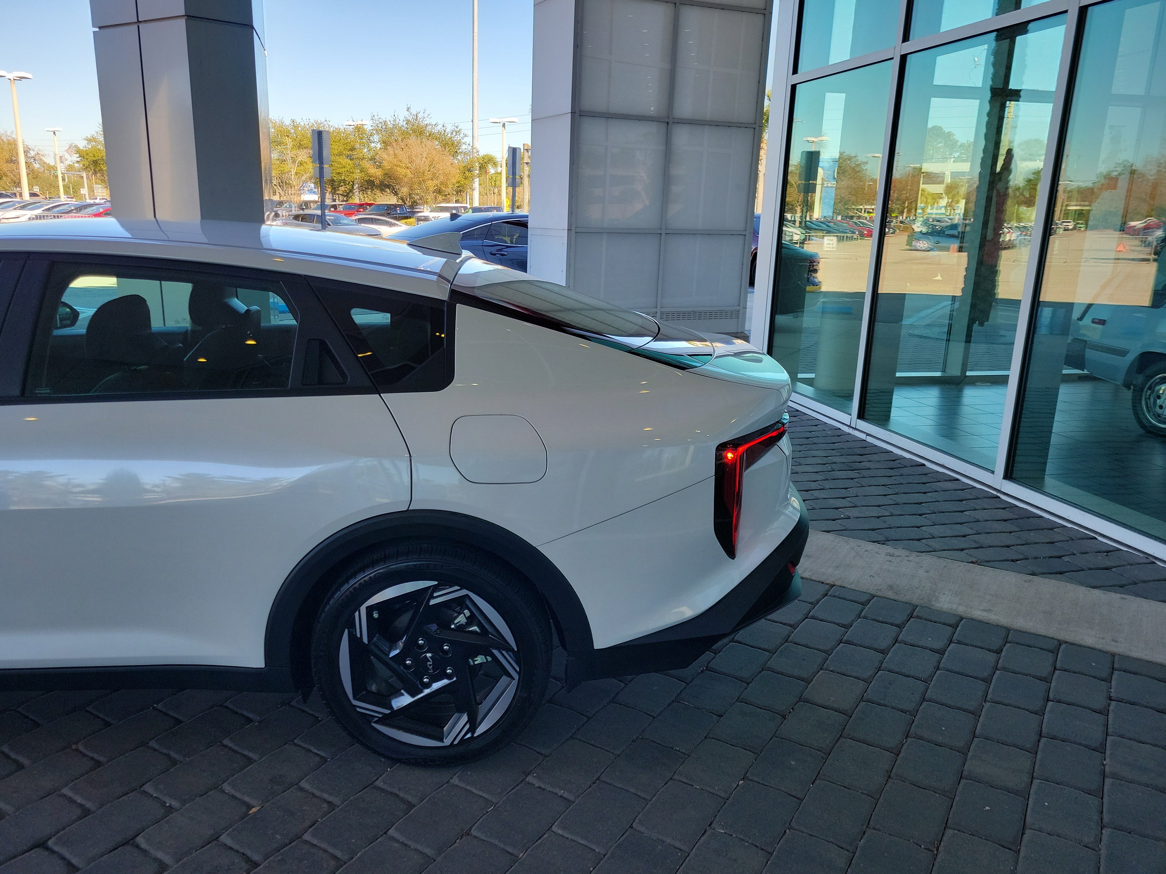 Used 2025 Kia K4 EX image 4