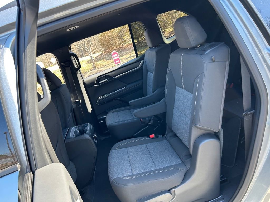 New 2026 GMC Acadia Elevation image 37