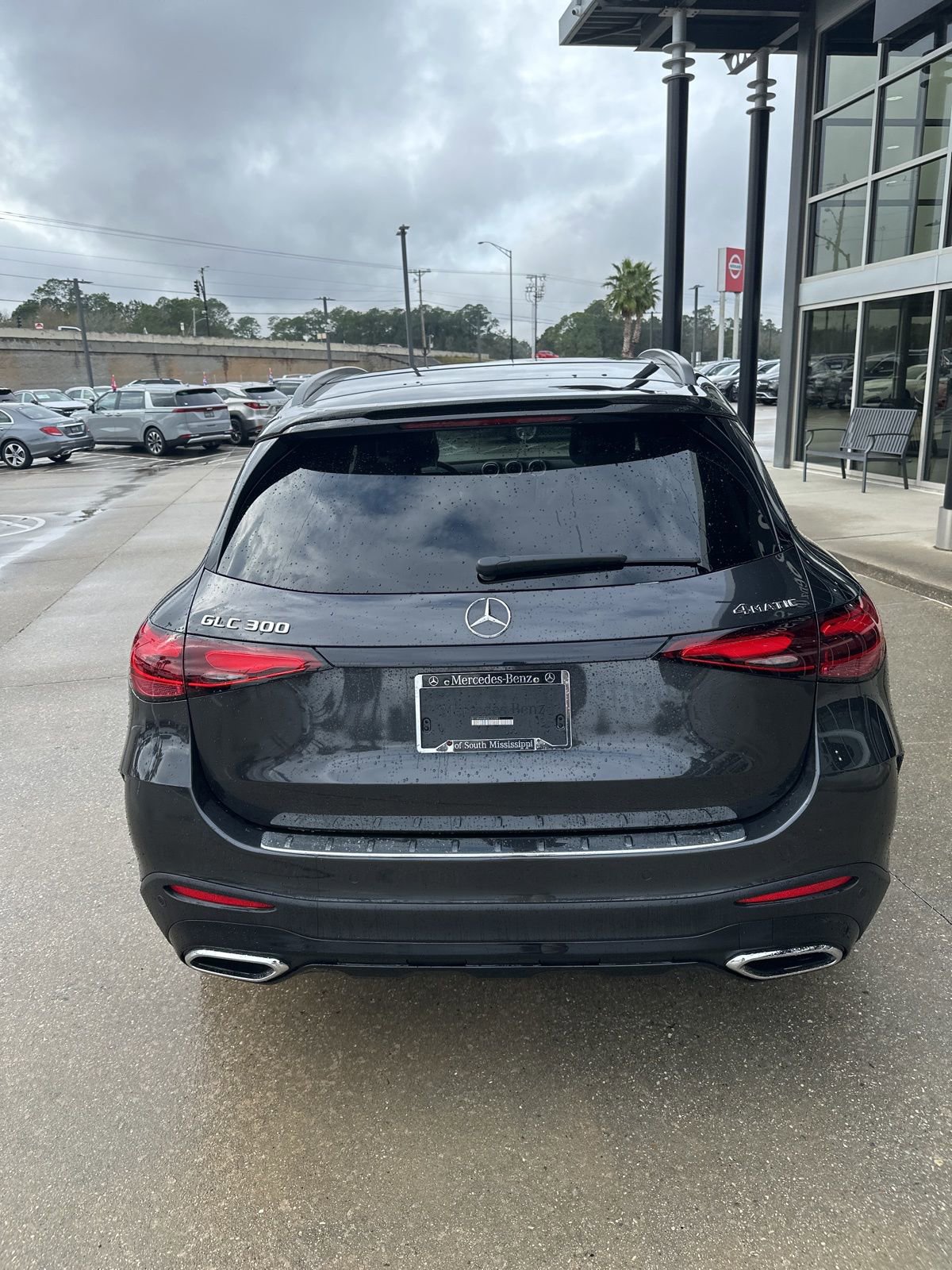 Used 2025 Mercedes-Benz GLC 300 4MATIC image 13