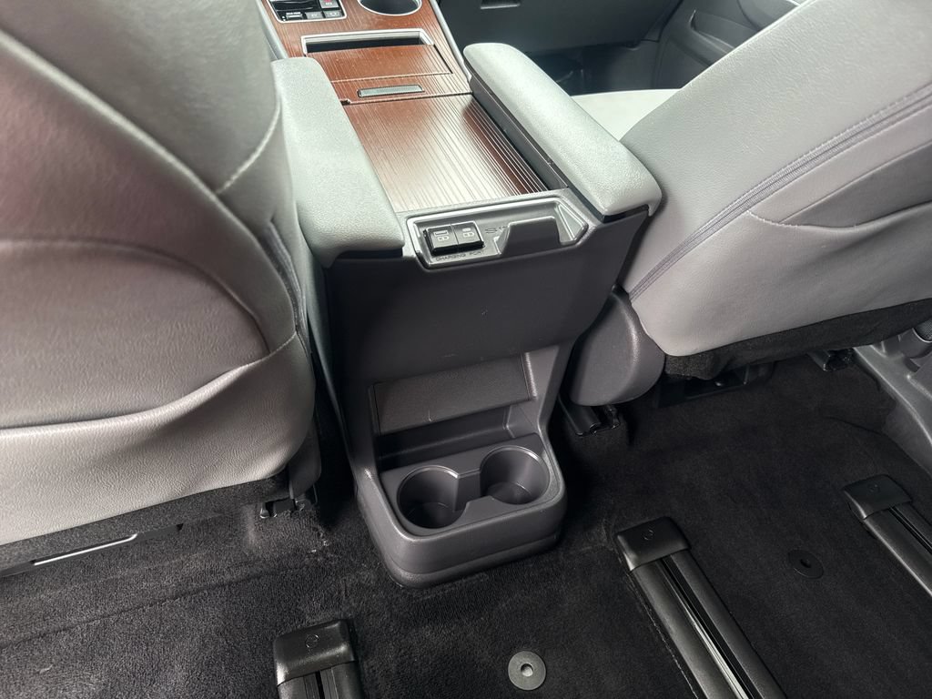 Used 2021 Toyota Sienna XLE w/ XLE Plus Package AWD/4WD image 38
