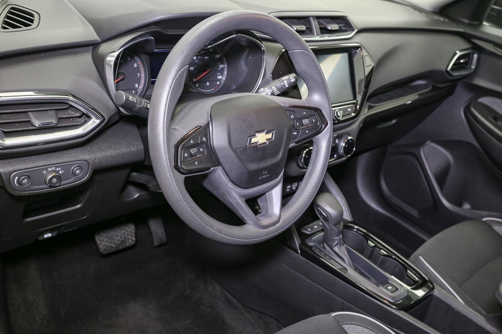 Used 2021 Chevrolet TrailBlazer LT w/ Convenience Package image 23