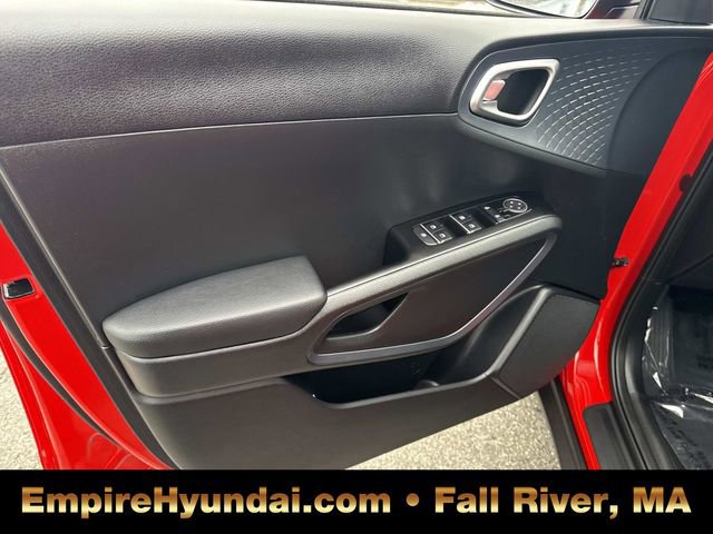 Used 2023 Kia Soul EX image 17