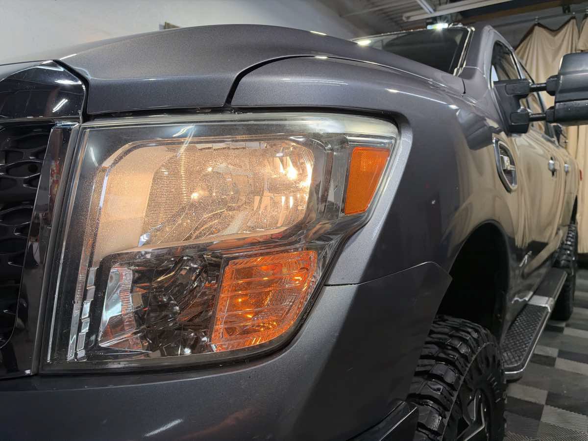 Used 2017 Nissan Titan SV AWD/4WD image 7